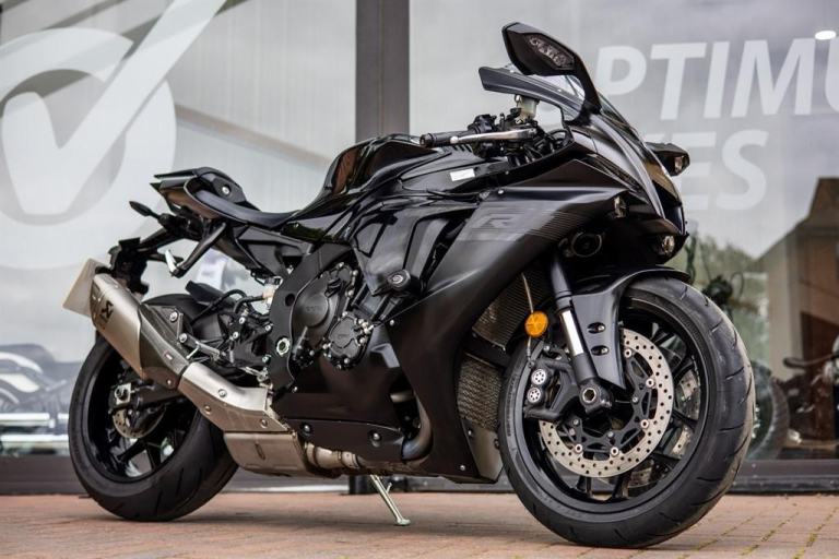 Yamaha YZF-R1 AKRO ! RARE COLOUR ! STUNNING