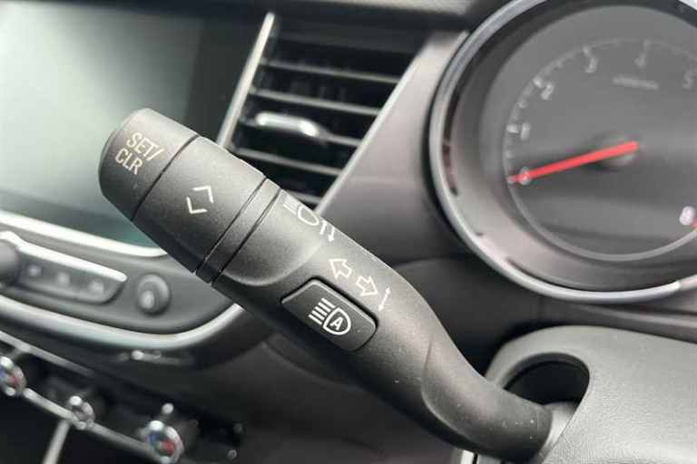 2021 Vauxhall Crossland 1.2i Turbo (130 PS) Elite Nav 5 Door Petrol SUV Automatic SUV Petrol Auto...