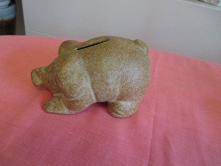 BENNETTS POTTERY MONEY BOX - PIG