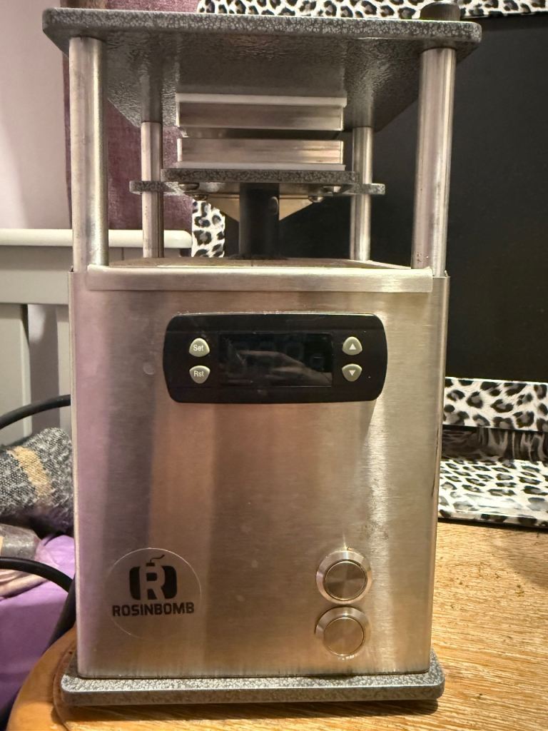 Rosin Bomb Rocket Heat Press