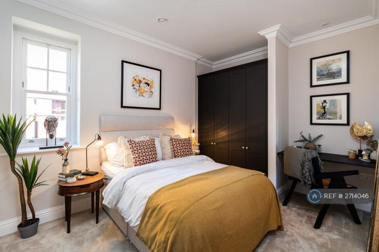 2 bedroom flat in Preston Park Avenue, Brighton, BN1 (2 bed) (#2714046)