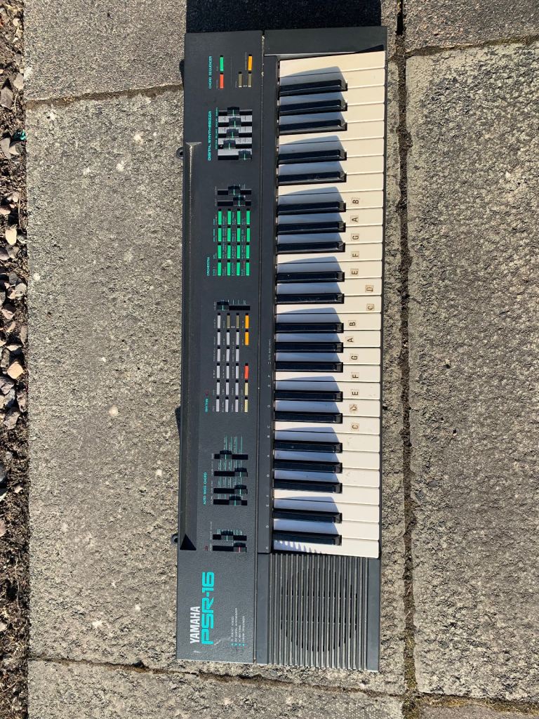 A electric piano 