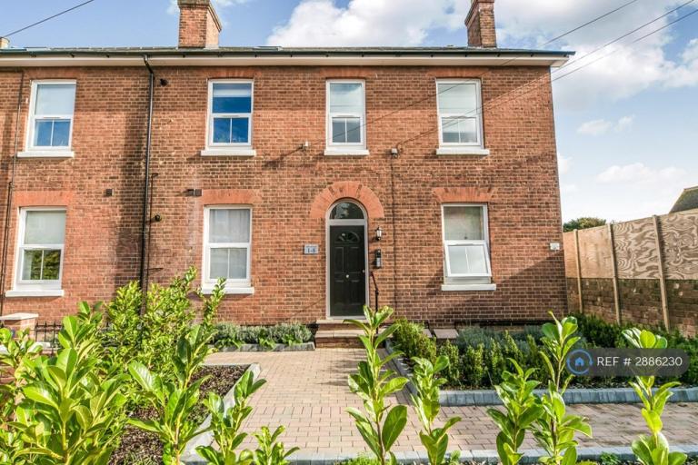 1 bedroom flat in Helena House, Reading, RG1 (1 bed) (#2886230)