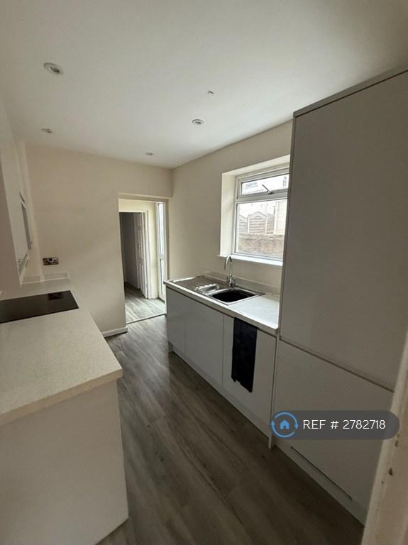4 bedroom house in Claverham Road, Bristol, BS16 (4 bed) (#2782718)