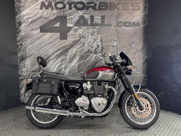 TRIUMPH BONNEVILLE T120 2021