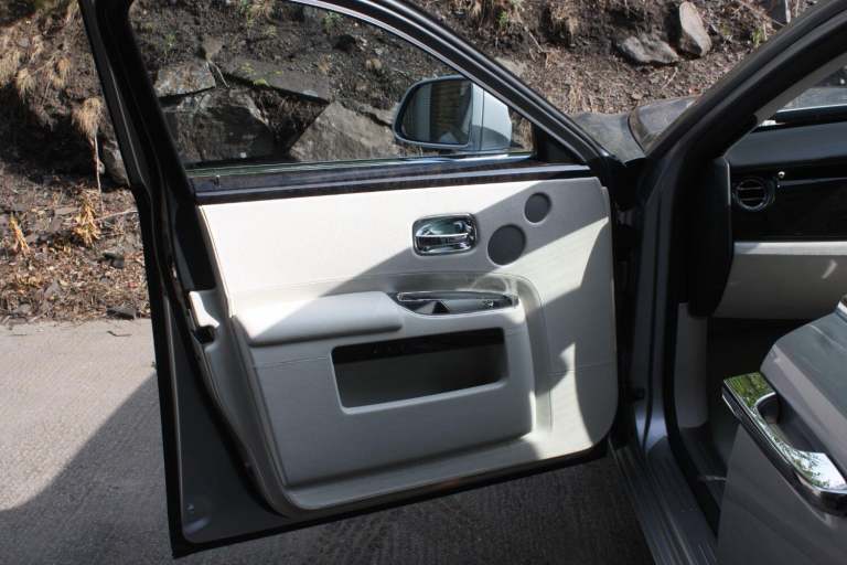 ROLLS-ROYCE GHOST 6.6 V12 2012