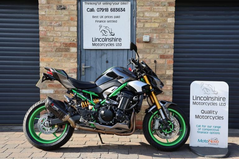25 Kawasaki Z900 SE