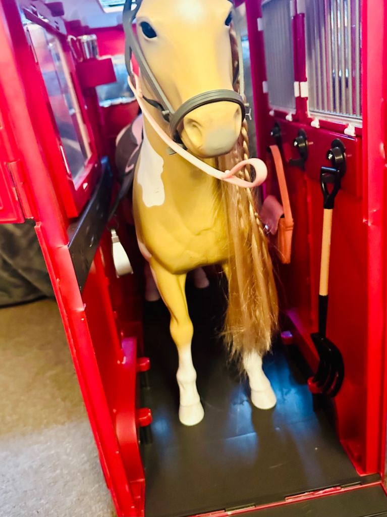 Our Generation Horse Box, Jeep & Dolls