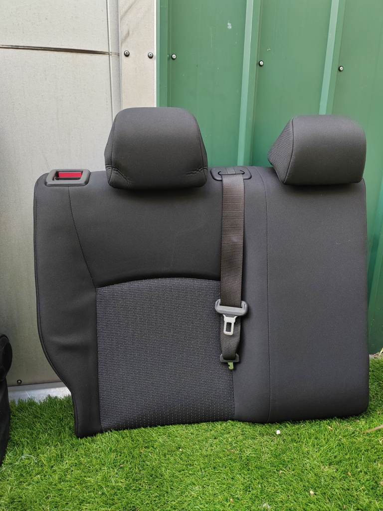 TOYOTA C-HR DYNAMIC SEATS SET FRONT AND REAR 68 PLATE. FIT 2016 - 2023