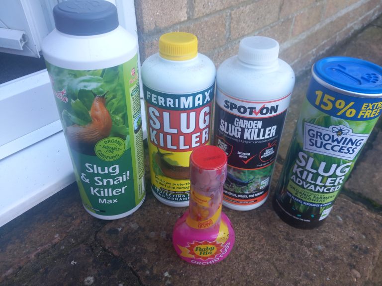 3 x Slug Killer & 1 x Slug & Snail killer + Bio Orchid Food.