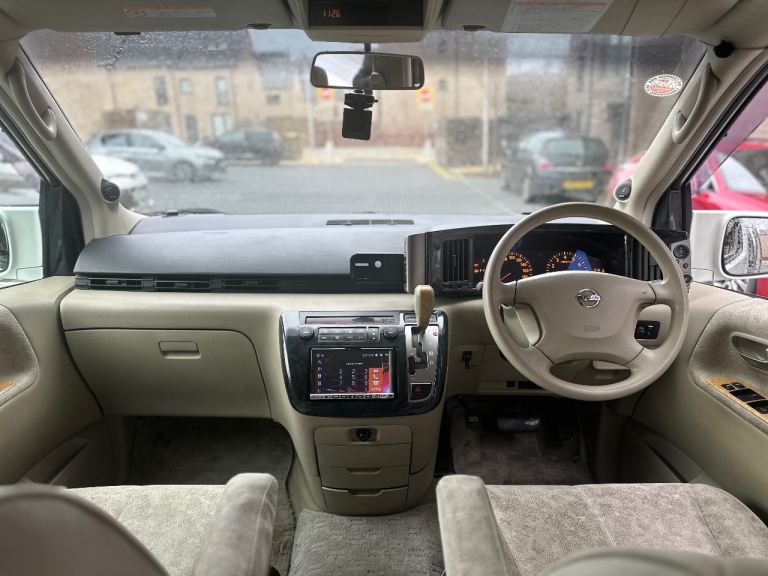 2004 Nissan Elgrand 8 Seater 3.5L Petrol