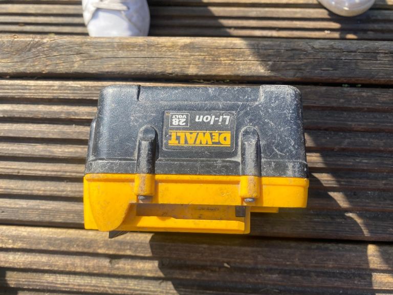 Dewalt 28 v battery li- ion