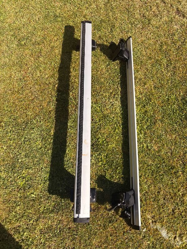 Thule car roof bars