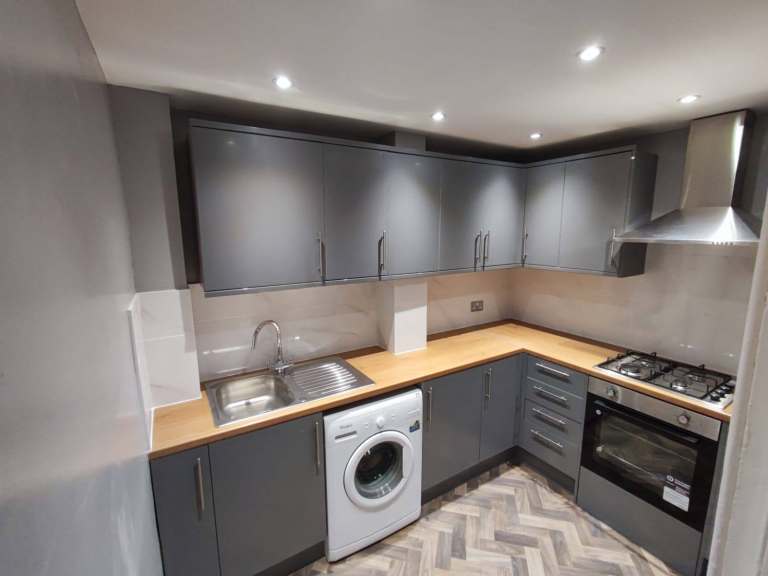 2 Bedroom Flat for rent, Unfurnished, Morningside, Ground Floor, Fully Refurbished - See pics!