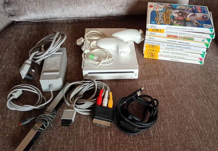 Nintendo Wii white console bundle 