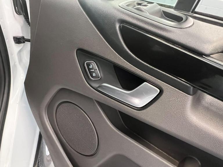 2023 Ford Transit Custom 2.0 320 EcoBlue Limited Crew Van Auto L2 H1 Euro 6 5dr Combi Van Diesel ...