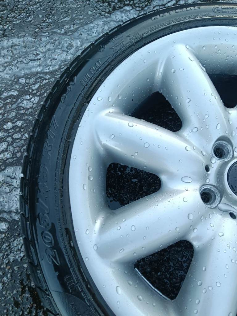 Set of 4 17" Alloy wheels 