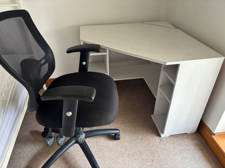 Corner desk and chair 