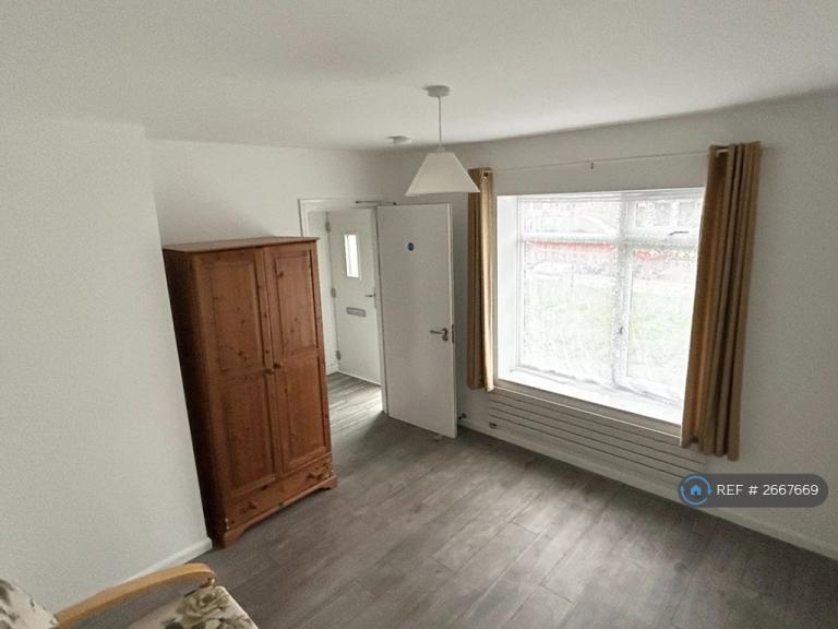 3 bedroom house in The Hides, Harlow, Essex, CM20 (3 bed) (#2667669)