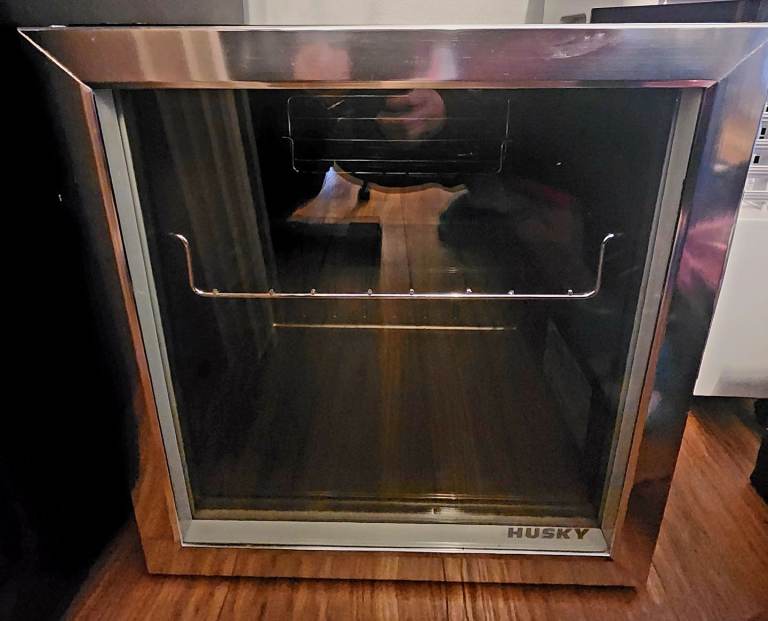 Mini fridge 