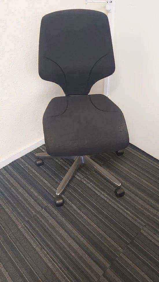 Adjustable Ergonomic Office Swivel Computer Home Office Task Desk Chair £35 EACH 6 Available