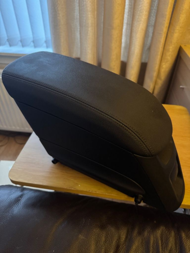 Vauxhall Meriva B centre console /armrest