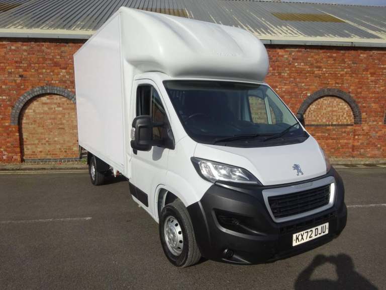 Peugeot Boxer 2.2 BlueHDi 335 Built for Business Luton 3dr Diesel Manual L4 Euro 6 (s/s)  Diesel ...