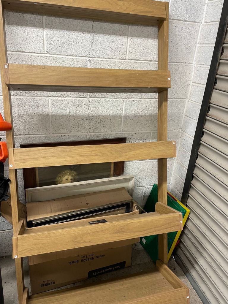 Ladder shelf
