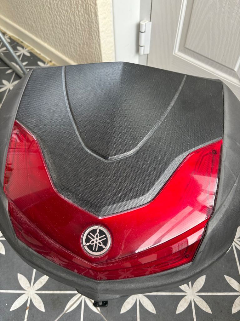 39L city top case with key and bracket