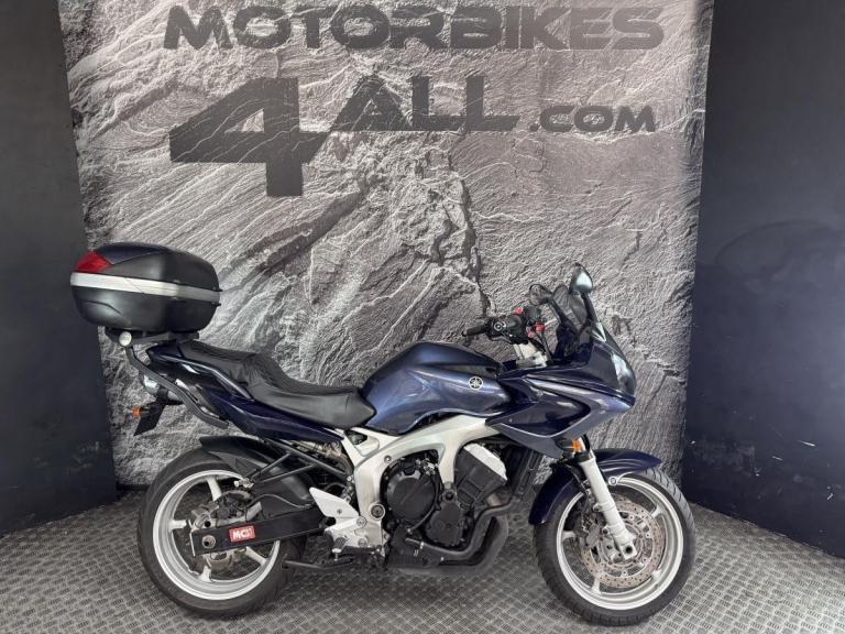 YAMAHA FZ6 FAZER 600 2004