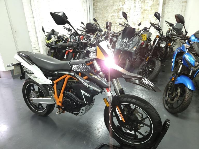 Sinnis Apache SMR 125 2021 