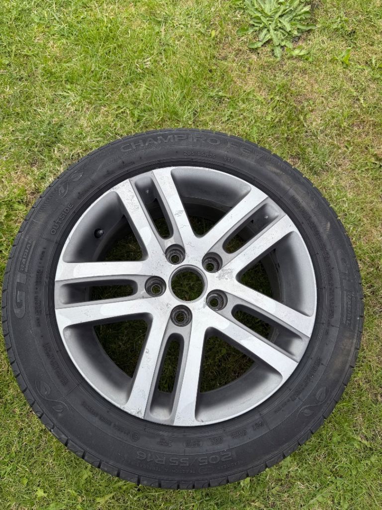 Vw TOURAN wheel with tyre