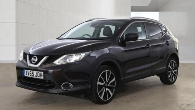 NISSAN QASHQAI 1.5 dCi Tekna Diesel Black 5dr LOW TAX+PANROOF+SATNAV 2015
