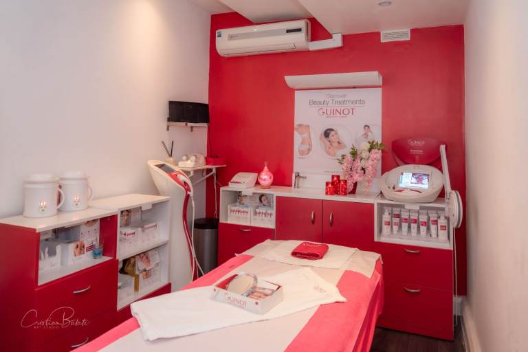 Beauty room and  a Brow bar available for rent