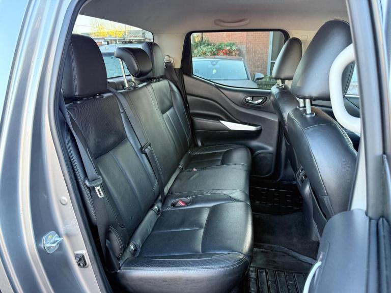 2016 Nissan Navara 2.3 dCi Tekna Auto 4WD Euro 5 4dr PICK UP Diesel Automatic