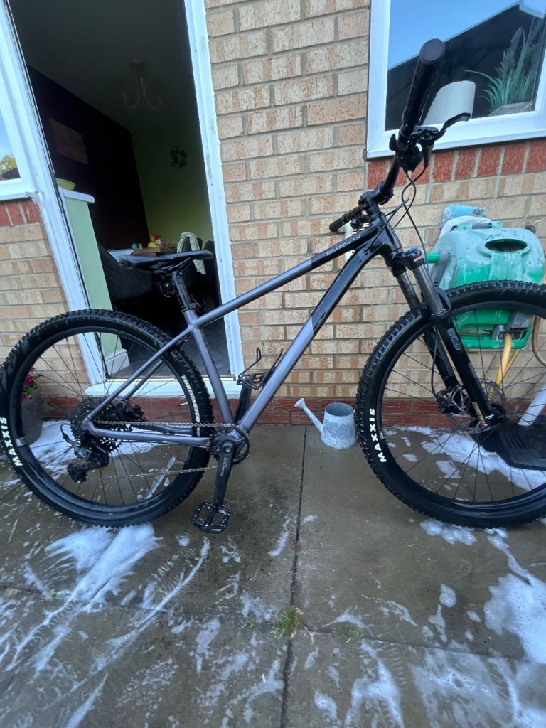 Boardman mht 8.6 medium mountain bike 