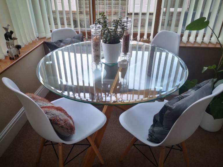 Brand new table and chairs never used 
