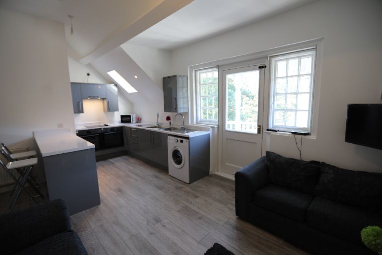 Modern En-Suite Rooms All Bills Included LE2