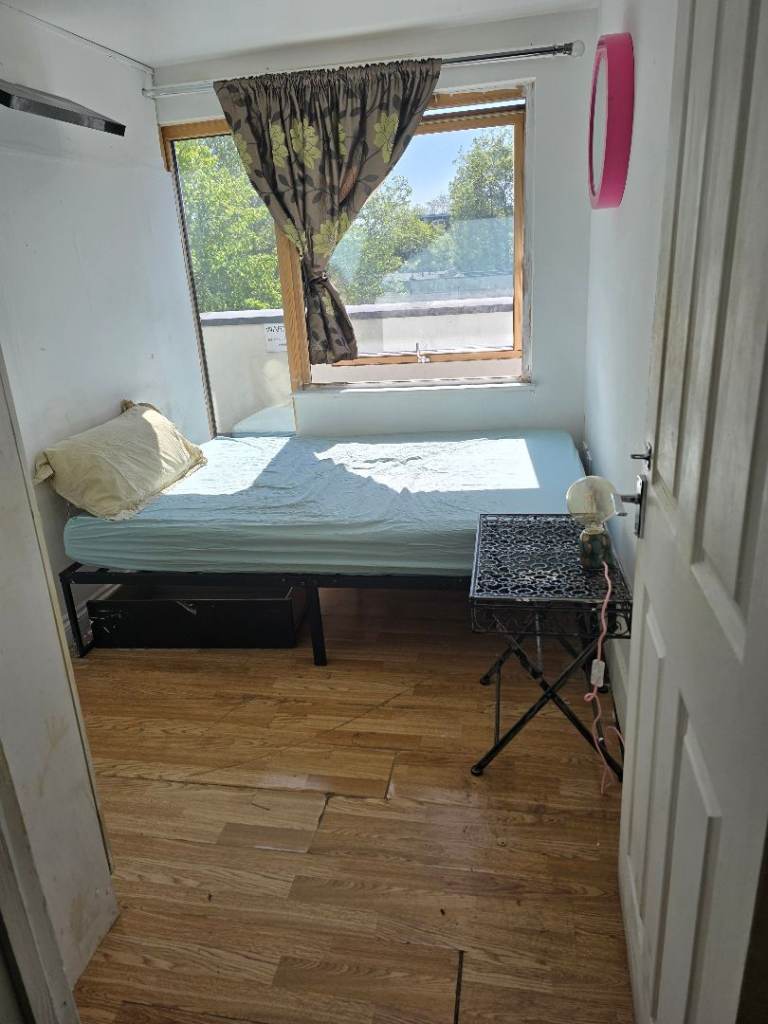 Quiet Single room to rent in Catfoed SE6. ALL BILLS INCLUSIVE