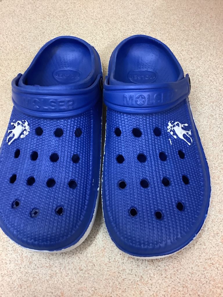 Crocs Style (made by Molser) size 8/Euro41 **New**