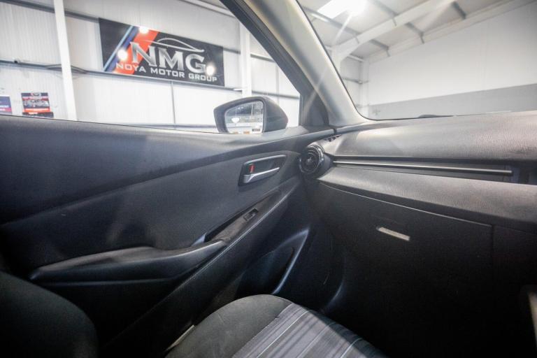 2015 Mazda Mazda2 1.5 75 SE 5dr HATCHBACK PETROL Manual