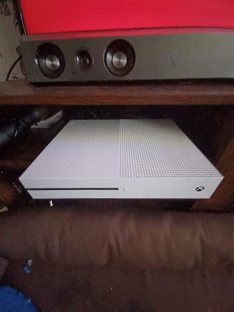 Xbox One S Console - White, Good Condition