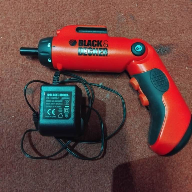 Black & Decker Cordless Screwdriver with Bits & Charger