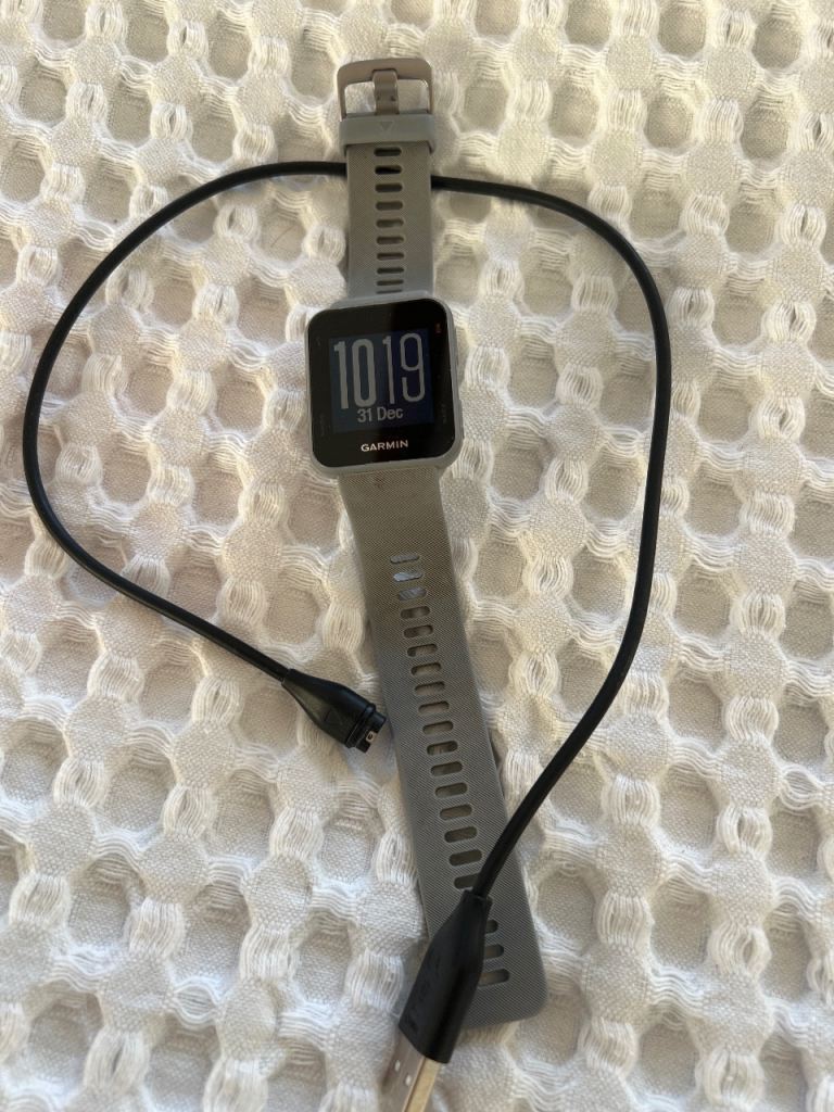 Garmin Approach S10 golf watch in grey