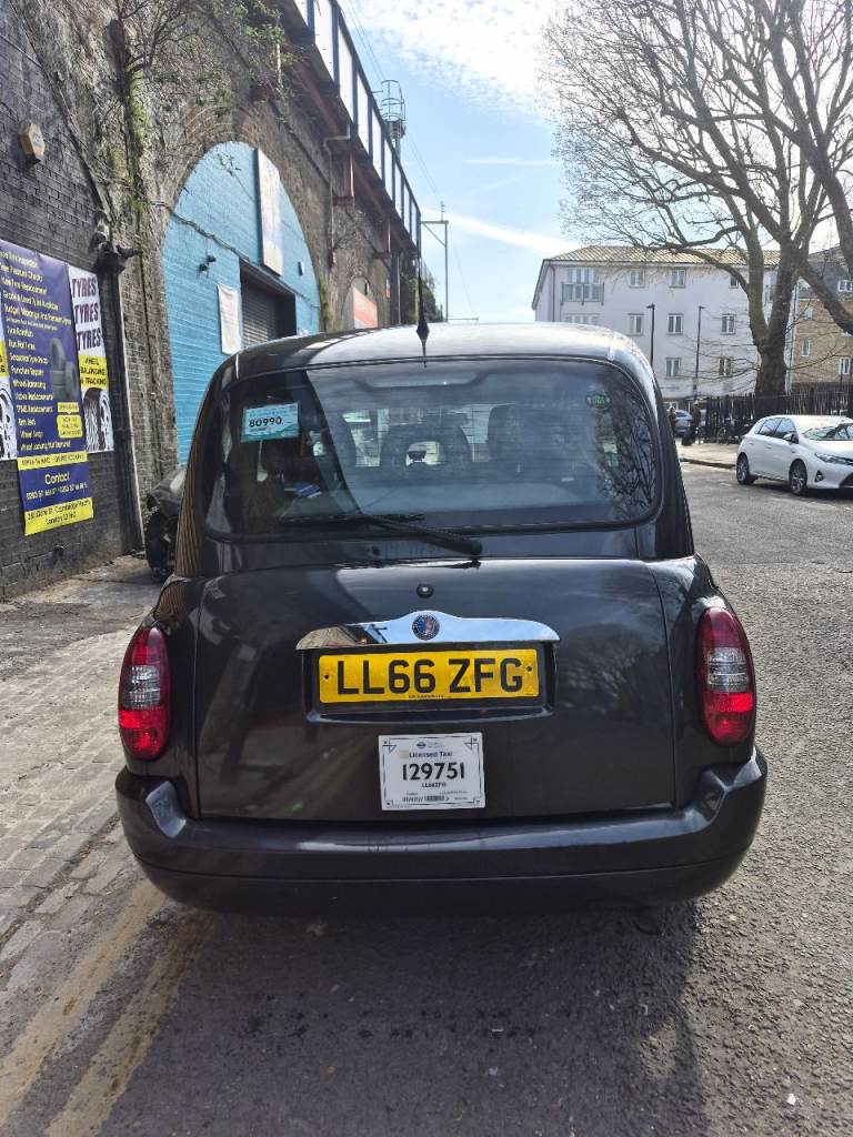 London taxi international euro 6 taxi
