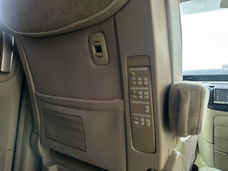 2004 Nissan Elgrand 8 Seater 3.5L Petrol