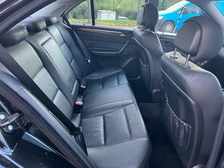 2006 Mercedes-Benz C Class 2.5 C230 Avantgarde SE 7G-Tronic 4dr SALOON Petrol Automatic
