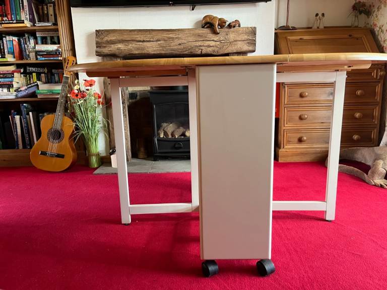 Drop Leaf Dining Table with Four Chairs: Good Quality and Virtually Unused