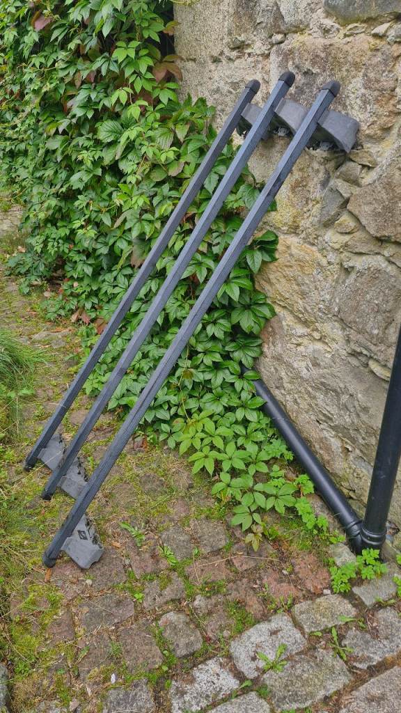 Van roof bars x 3