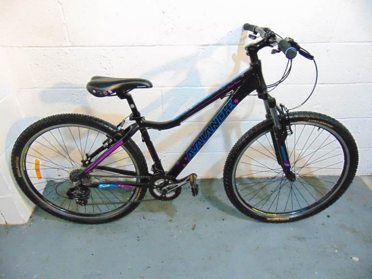 Avalanche Prima Donna (16" frame, 27.5" tyres) Hardtail Mountain Bike Bike (free local delivery)